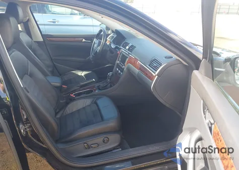 2013 Volkswagen Passat 3.6L V6 Sel Premium z USA, uszkodzony, nr VIN 1VWCM7A33DC124171